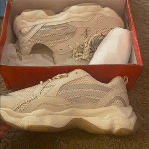 Lace-Up chunky sneakers